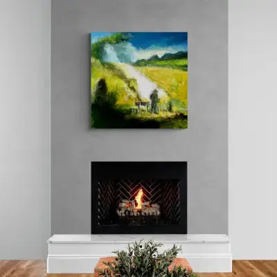 Wohnzimmer mit großem Bild von Michael Quarz über einem Kamin